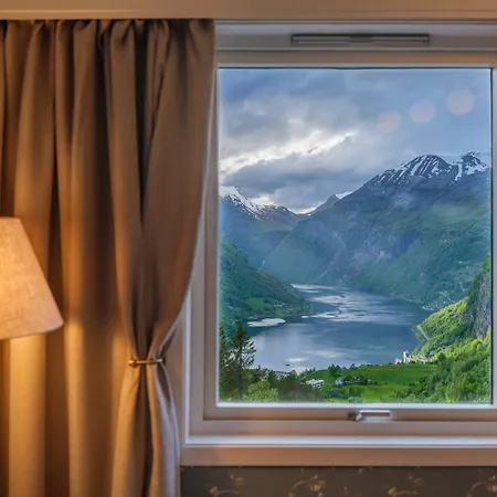 Hotel Utsikten - By Classic Norway Hotels Geiranger Exterior photo